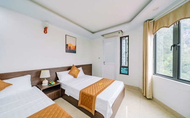 Phuong Dong Hotel