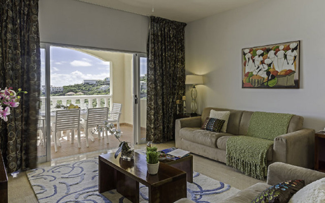 The Palm Beach Luxury Condo Apart-Hotel