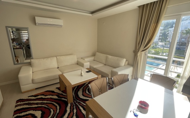 30 Minutes Walk to Famous Konyaalti Beach 1+1 Suit Apartments