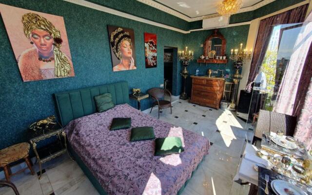 Апартаменты Студия С Бассейном В Самом Центре Сочи