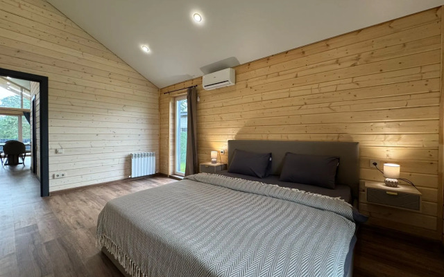 Barnkhaus Na_holme Rentplaza s Baney i Basseynom Private House