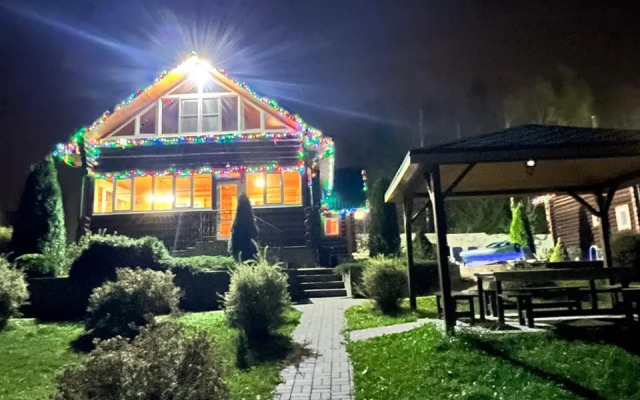 Частный дом коттедж с пятью комфортабельными спальнями