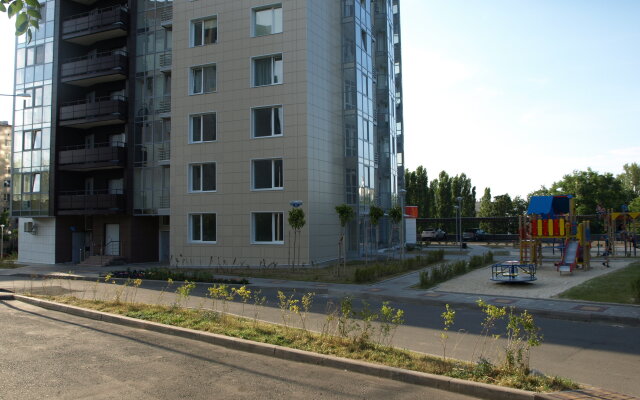 Na Kostyukova 12a Apartments