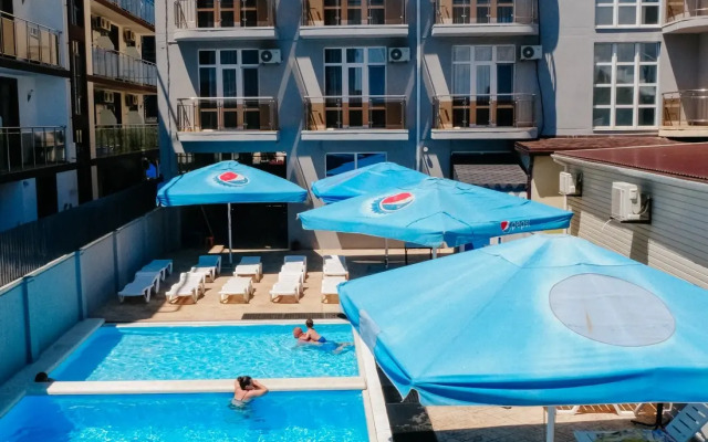 Sedymoye Nebo Hotel