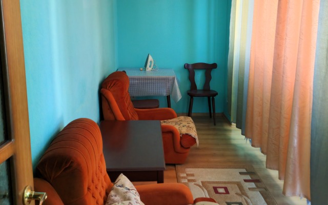 2-Kh Komnatnaya Kvartira Apartments