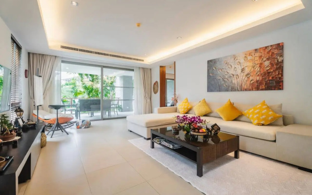 Elegant Beachfront 3Br Condo at Pearl of Naithon Apartments