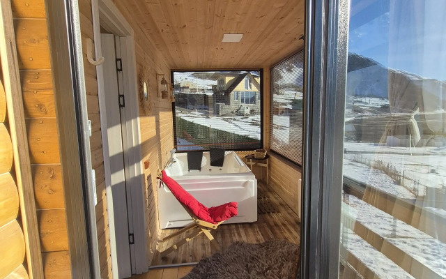 Mood villa kazbegi with jacuzzi Chalet