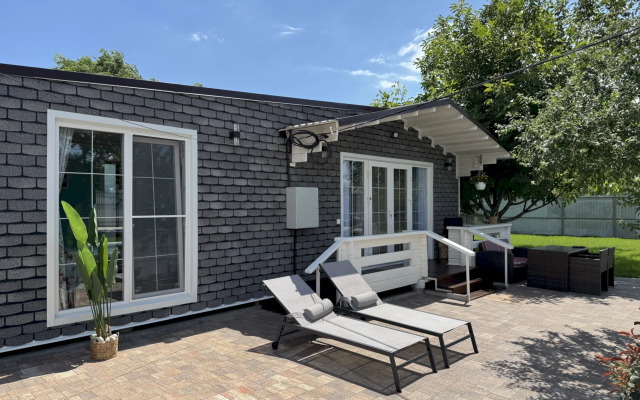 Частный Дом 550 с Тёплым бассейном Сауна Мангал Голубая Бухта