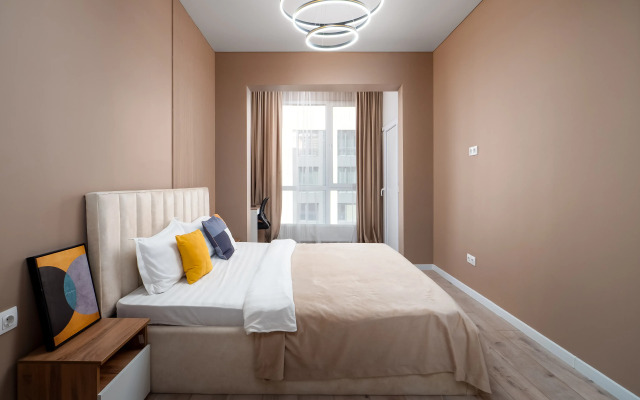 Yevrodvushka S Potryasayuschim Vidom Na Gorod Flat