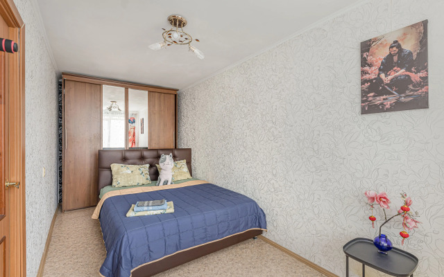 Redisson Blyu Zhdyot Svoikh Gostey Flat