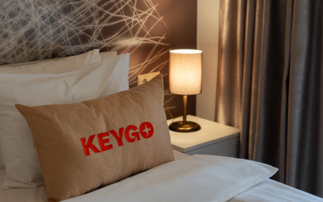 KeyGo #0099, 1 Bedroom, Balcony, Near National Gallery Apartments