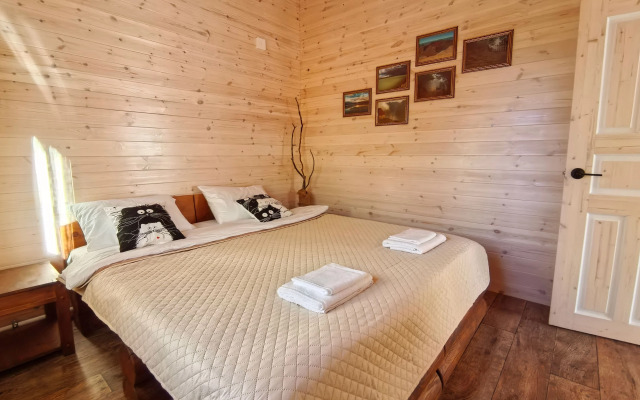 Частный дом Уютный дом возле озера Манжерок