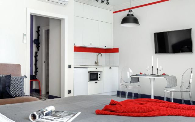 Апартаменты UzorApart Дизайнерская студия на набережной в центре города