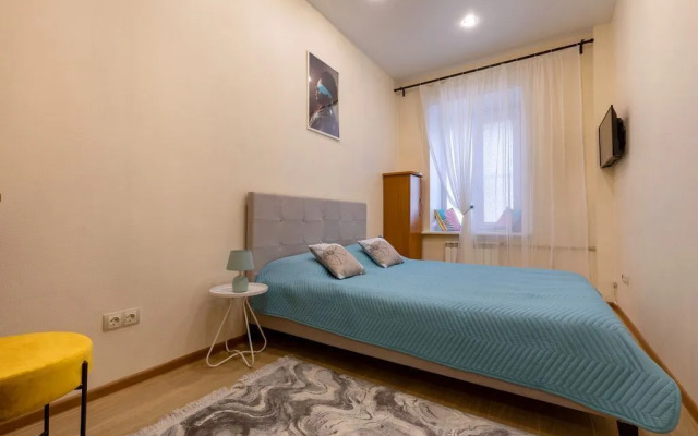 Sovremennaya Kvartira V Tsentre Goroda Flat