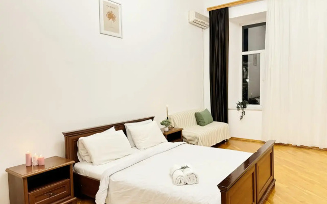 F1 View in Boulevard 3 Apartments