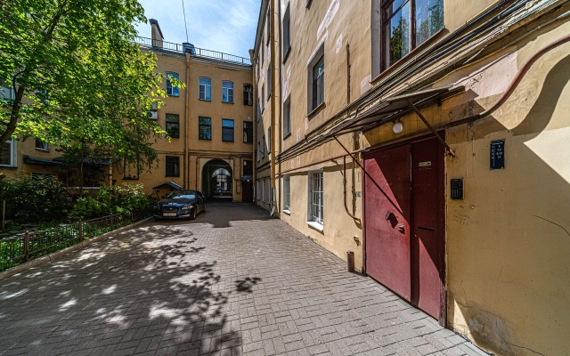 Апартаменты Apartment near Spit of Vasilyevsky Island