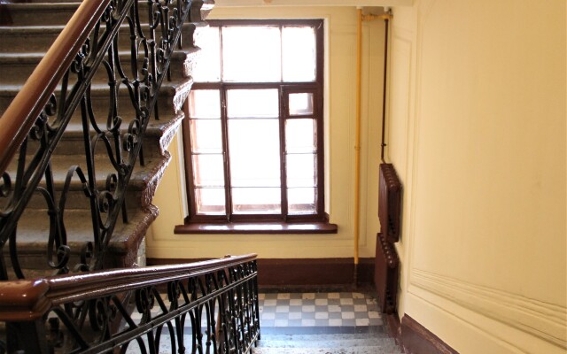 Dlya 6 Gostey Ryadom S Nevskim Prospektom Apartaments