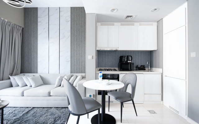 KeyRock Living Dubai Skyline & Pool Access Apartments