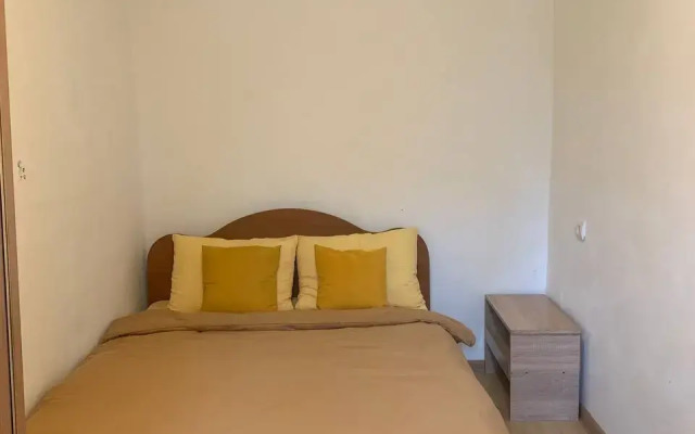 Dvukhkomnatnaya Blizko K Zhd Flat
