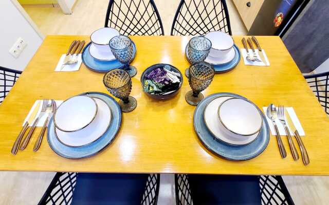 Апартаменты на Большом 13 Эркер