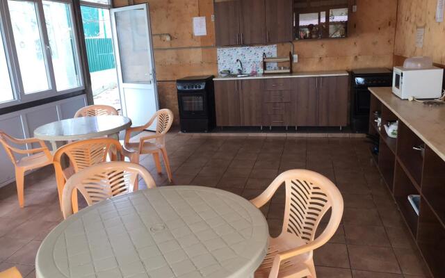 Otdyih V Loo Guest House