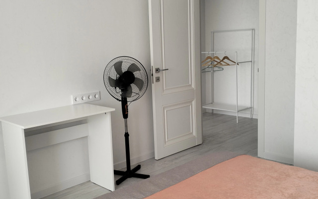 Shikarnaya Flat