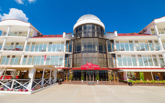 Отель Белый Грифон