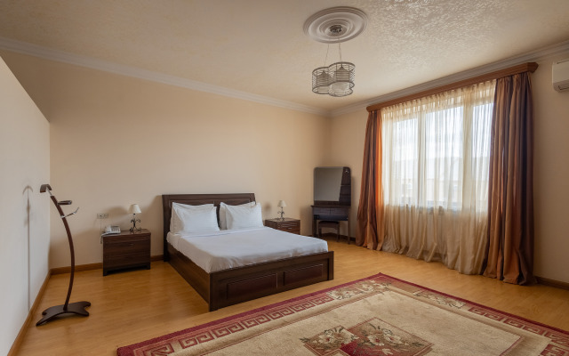 La Defense Yerevan Hotel