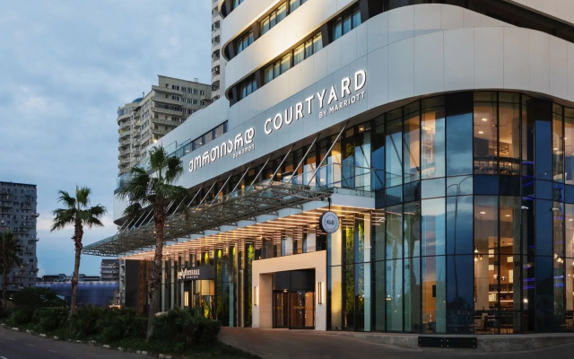 Apartamenty Bright Apartment with Balcony in Alliance Palace Batumi - Steps from the Sea & Dancing Fountains