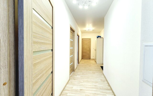 Квартира Комфорт на Хрустальногорской 93