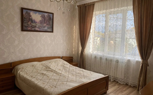 Dvukhetazhny S Basseynom Private House