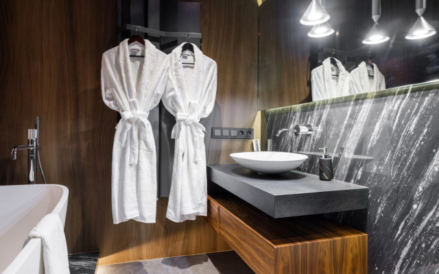 Style and Minimalism on the 75th Floor