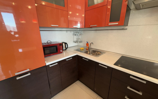 Tut Khorosho Na Surikova 53a 3 Flat