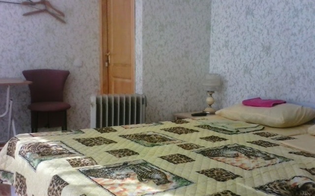 Tri Kita Guest House