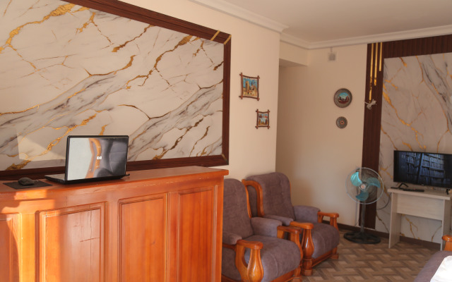 Ideal Best Tour Hotel