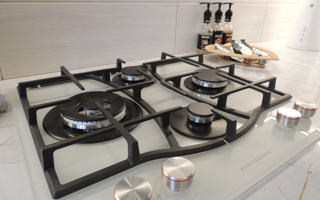 Umnaya S Alisoy Na Tsvetnike Flat