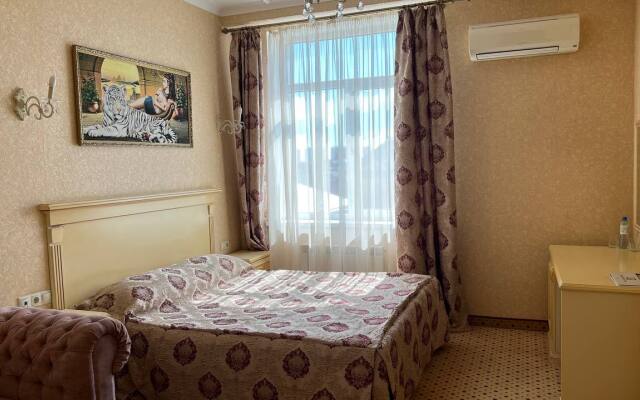 Resident Hotel