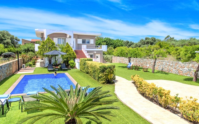 Chania City Heated Pool Villa