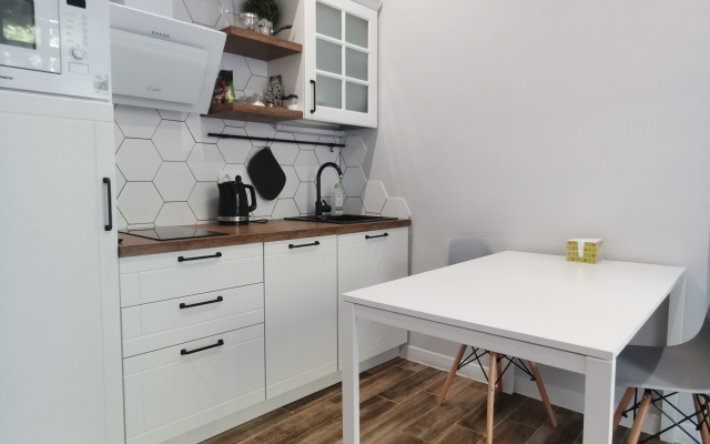 V Tsentre Sochi s Terrasoy i Zonoy Barbekyu Apartments