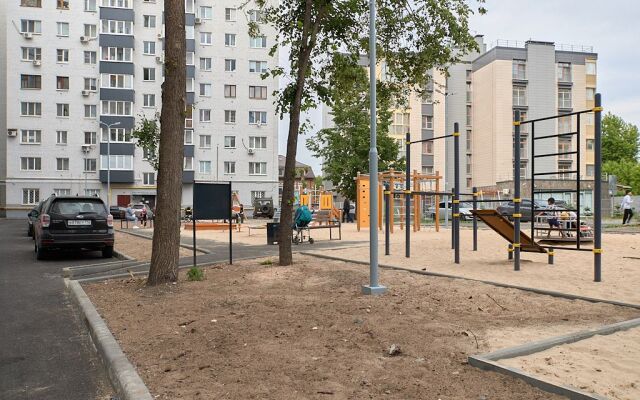 U stantsii metro Plochad Tukaya Apartments