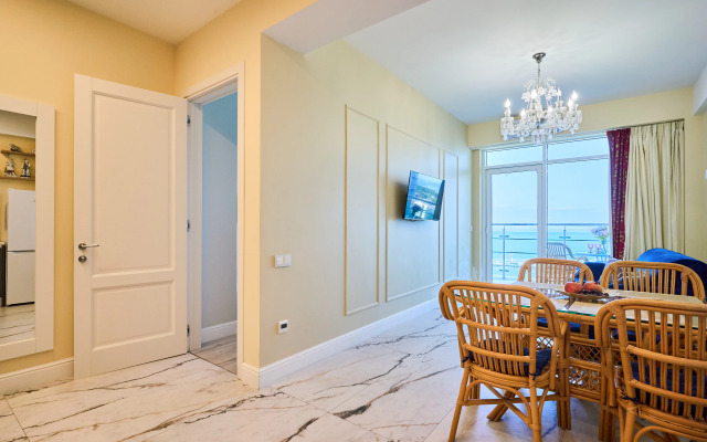 Апартаменты с Шикарным Видом на Море в Центре Сочи