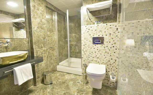 Adamel City Hotel