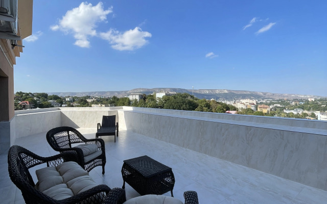 Квартира с большой террасой