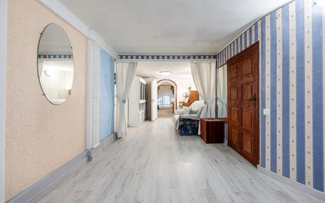 Квартира Большая Морская двухкомнатная