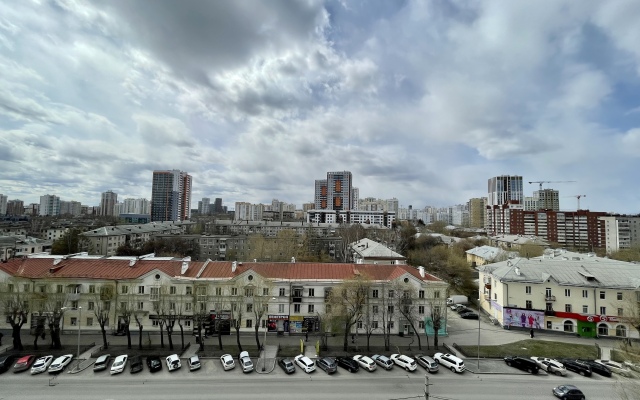 Квартира 1-комнатная 42 кв.м на 9/32 этаже