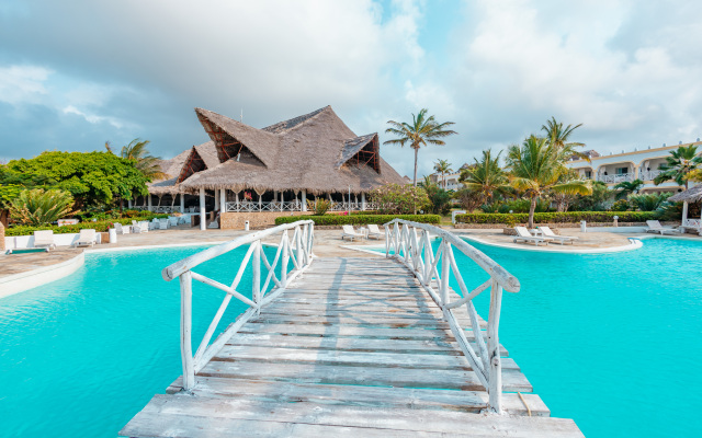Twiga Beach Resort & Spa