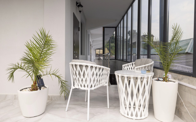 U Aeroporta Luks Apartaments