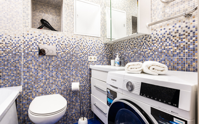 Improved two-room apartment on Akademika Yangel metro station