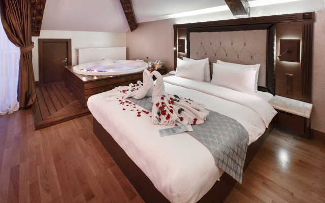Sera Lake Resort Hotel