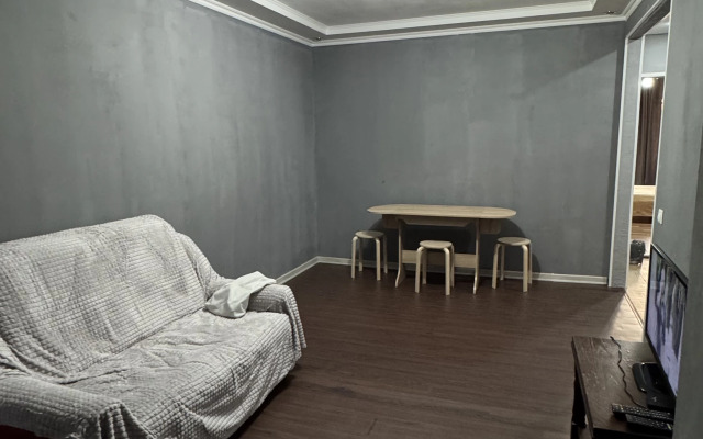 3-Kh Komnatnaya Kvartira V Tsentre Gagry Flat